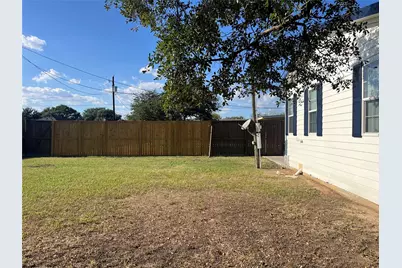 1007 Rose Lane, Eagle Lake, TX 77434 - Photo 9