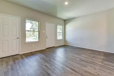 407 E Avenue G, Conroe, TX 77301 - Photo 3