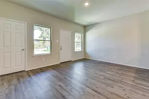 407 E Avenue G, Conroe, TX 77301 - Photo 3