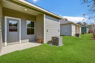 407 E Avenue G, Conroe, TX 77301 - Photo 17