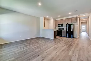 407 E Avenue G, Conroe, TX 77301 - Photo 5
