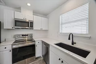 2610 Cochran St, Houston, TX 77009 - Photo 11