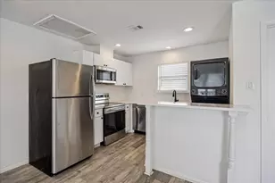 2610 Cochran St, Houston, TX 77009 - Photo 9