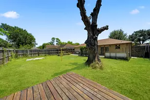 10910 Corona Ln, Houston, TX 77072 - Photo 25