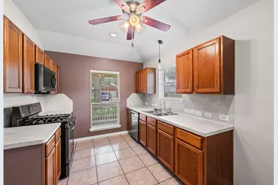 4138 Knollwick Court, Houston, TX 77053 - Photo 9