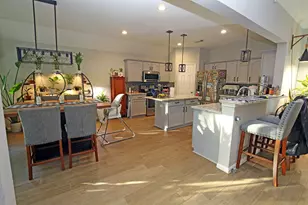 907 Riverside Dr, Alvin, TX 77511 - Photo 1