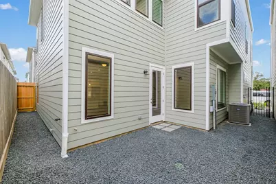 3520 Harvest Dance Drive, Houston, TX 77008 - Photo 9