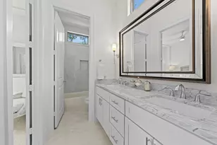 110 E 26th St, Houston, TX 77008 - Photo 31