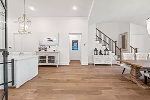 110 E 26th St, Houston, TX 77008 - Photo 5