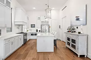 110 E 26th St, Houston, TX 77008 - Photo 7