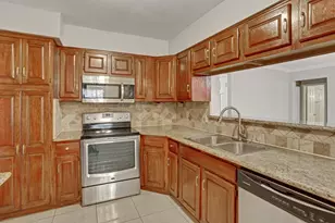 6131 Tiffany Dr, Houston, TX 77085 - Photo 7