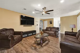 1111 Belaya Ln, Houston, TX 77090 - Photo 9