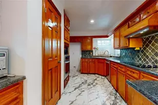 4026 Ash Hollow Dr, Houston, TX 77082 - Photo 9