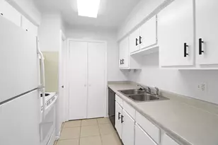 5929 Queensloch Dr, Houston, TX 77096 - Photo 5