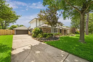 3702 Millbridge Dr, Houston, TX 77059 - Photo 25