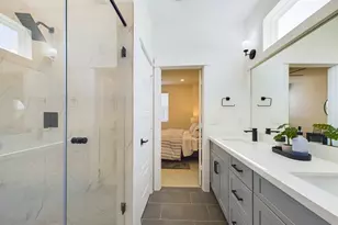 8317 Springwood Cyn Ln, Houston, TX 77055 - Photo 25