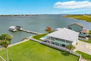 9680 Airways Ln, Galveston, TX 77554 - Photo 3