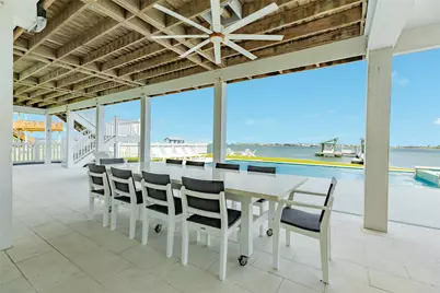9680 Airways Lane, Galveston, TX 77554 - Photo 13