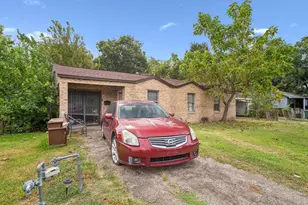3924 Majestic St, Houston, TX 77026 - Photo 5
