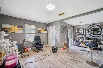 3924 Majestic Street, Houston, TX 77026 - Photo 7