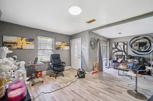 3924 Majestic St, Houston, TX 77026 - Photo 7