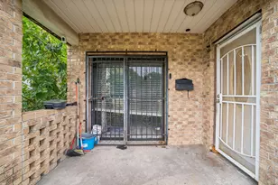 3924 Majestic St, Houston, TX 77026 - Photo 3