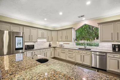 34 Highbush Court, The Woodlands, TX 77381 - Photo 13