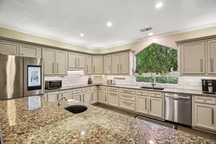 34 Highbush Ct, The Woodlands, TX 77381 - Photo 13