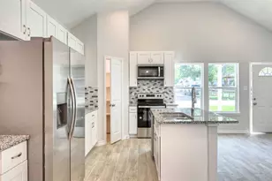 9824 Arbor Oak, Willis, TX 77318 - Photo 5