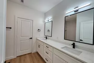 7817 Beckley St, Houston, TX 77088 - Photo 13