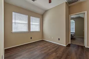38 E Burberry Cir, The Woodlands, TX 77384 - Photo 23