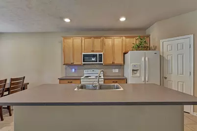 38 E Burberry Circle, The Woodlands, TX 77384 - Photo 13