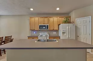 38 E Burberry Cir, The Woodlands, TX 77384 - Photo 13