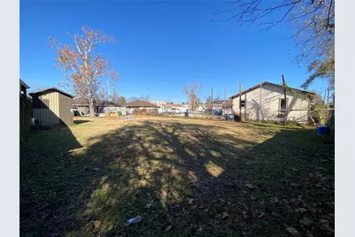 3147 Golfcrest Boulevard, Houston, TX 77087 - Photo 23