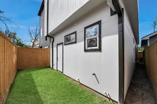 2711 Delano St, Houston, TX 77004 - Photo 31