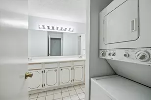 1100 Augusta Dr, Houston, TX 77057 - Photo 13