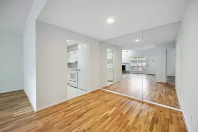 1100 Augusta Drive #63, Houston, TX 77057 - Photo 7