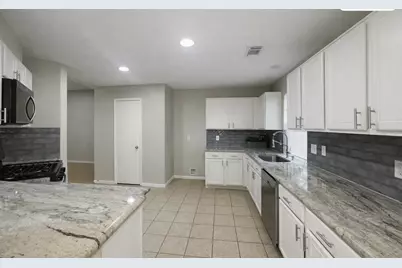 17150 Summer Hollow Drive, Sugar Land, TX 77498 - Photo 3