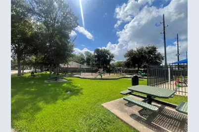 17150 Summer Hollow Drive, Sugar Land, TX 77498 - Photo 11