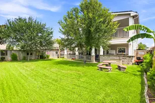 15214 Walden Park Ct, Houston, TX 77049 - Photo 47