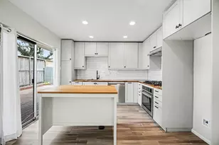 1723 Linfield Way, Houston, TX 77058 - Photo 5