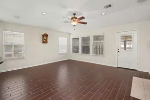 674 Fountain View Ln, League City, TX 77573 - Photo 11