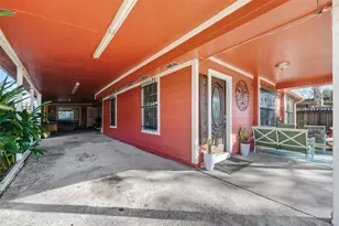 10313 Chadwick St, Houston, TX 77029 - Photo 9