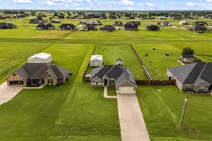 1131 Appaloosa Cir, Angleton, TX 77515 - Photo 1