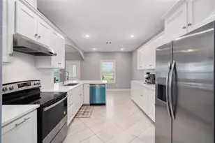 1131 Appaloosa Cir, Angleton, TX 77515 - Photo 11