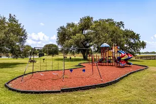 1131 Appaloosa Cir, Angleton, TX 77515 - Photo 35