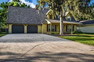 235 S Amherst Dr, West Columbia, TX 77486 - Photo 1
