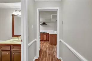 235 S Amherst Dr, West Columbia, TX 77486 - Photo 17