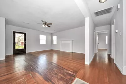 7504 Elm Street, Houston, TX 77023 - Photo 9