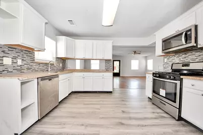 7504 Elm Street, Houston, TX 77023 - Photo 5